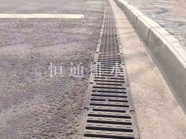 排水溝鋪設(shè)時(shí)的施工步驟